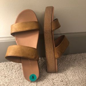 Platform sandals